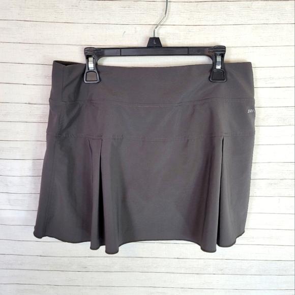 NIKE GRAY PULL ON MINI SKORT, SZ SMALL - Picture 5 of 7